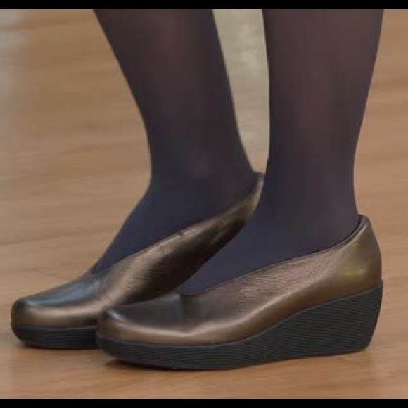 clarks women's claribel flare wedge pump